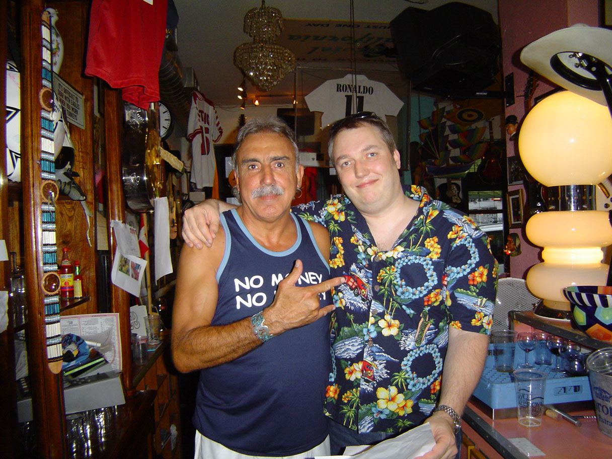 I Mackie's Cantina 2004