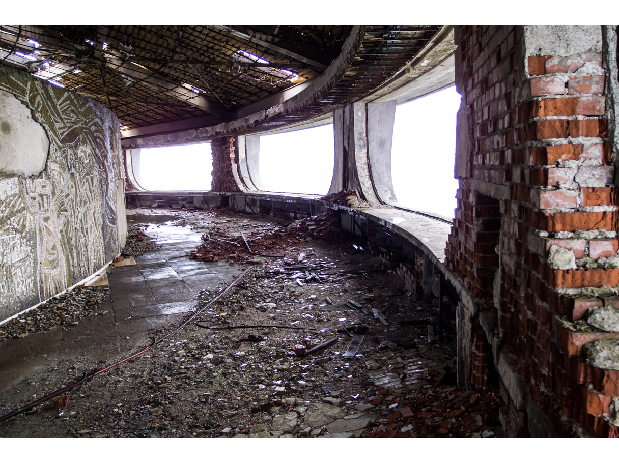 Buzludzha70