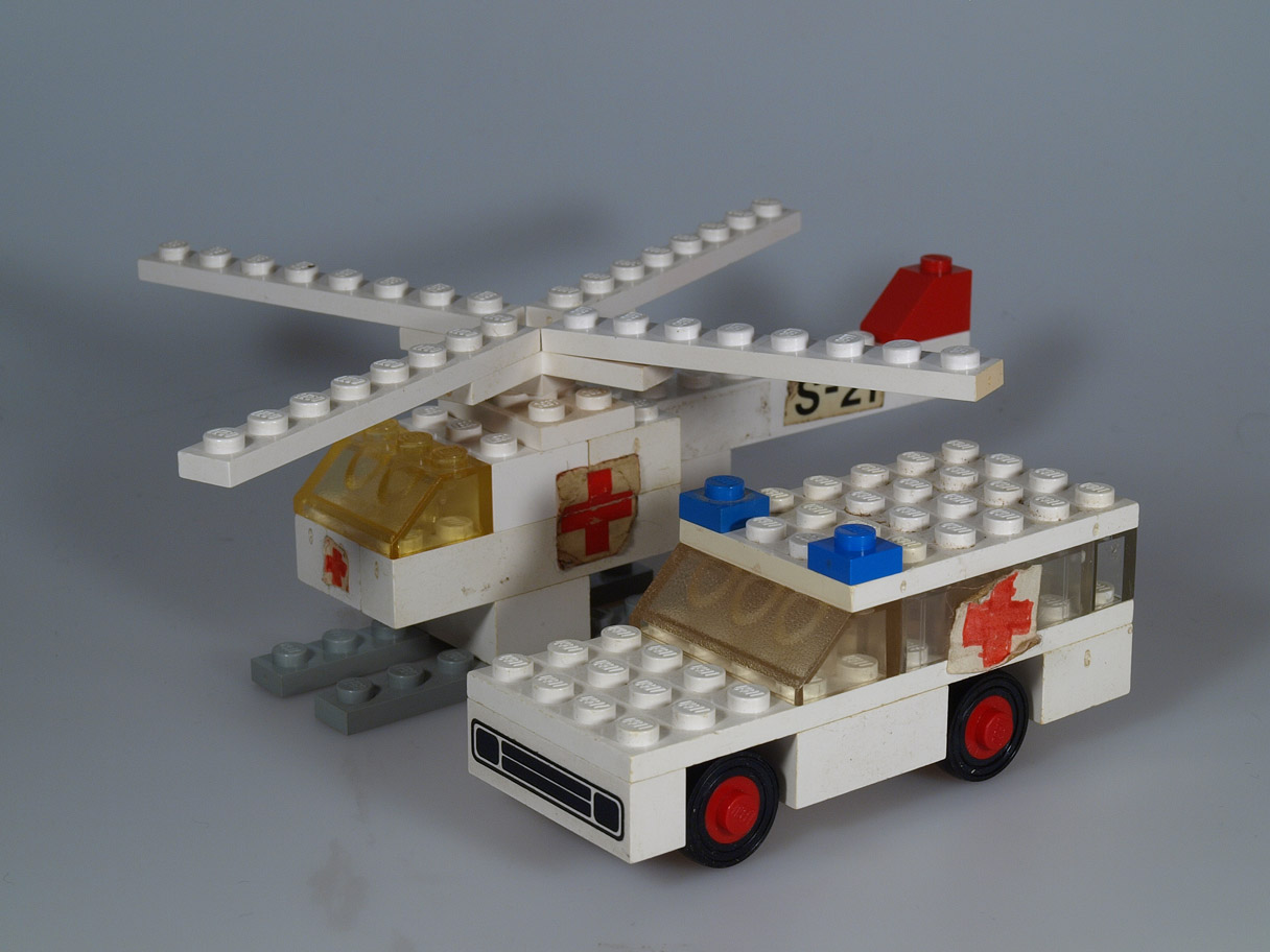Ambulancehelikopter og ambulance