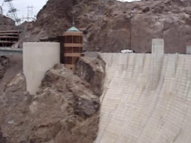 Vindblæst samtale på Hoover Dam